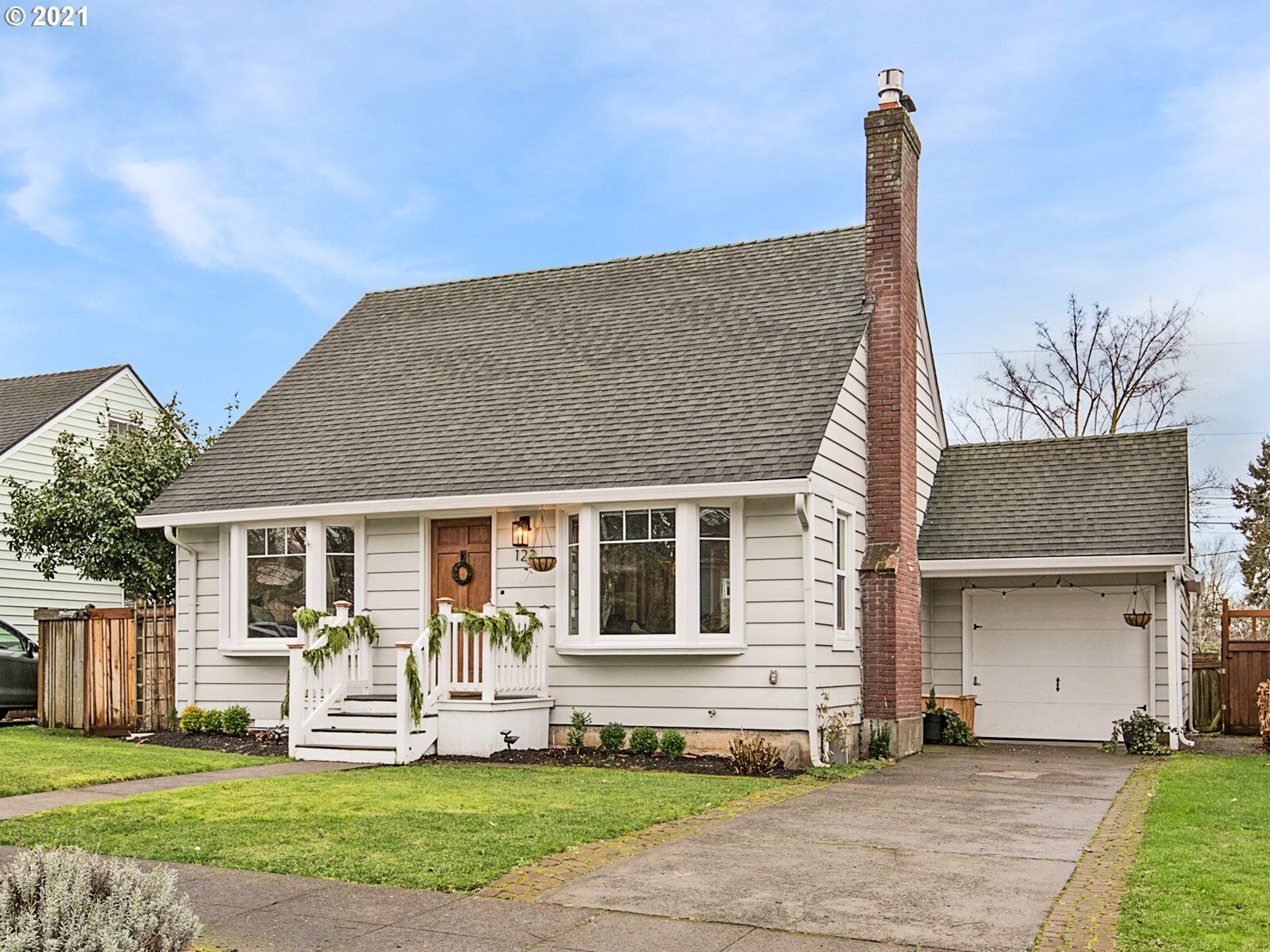 Property Photo: 123 W 30th St WA 98660