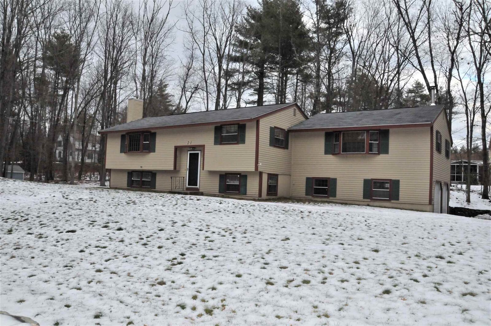 Property Photo: 21 Beaver Brook Circle NH 03031