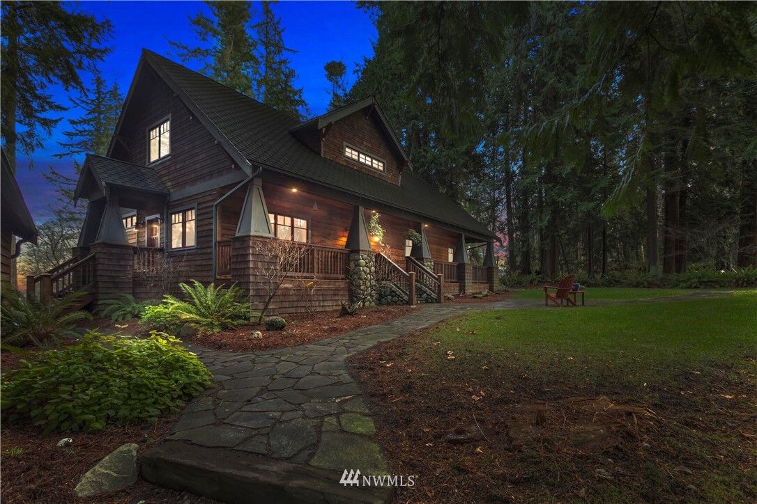 Property Photo: 23936 Newellhurst Circle NE WA 98346
