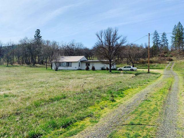 Property Photo: 218 Sierra Drive OR 97524