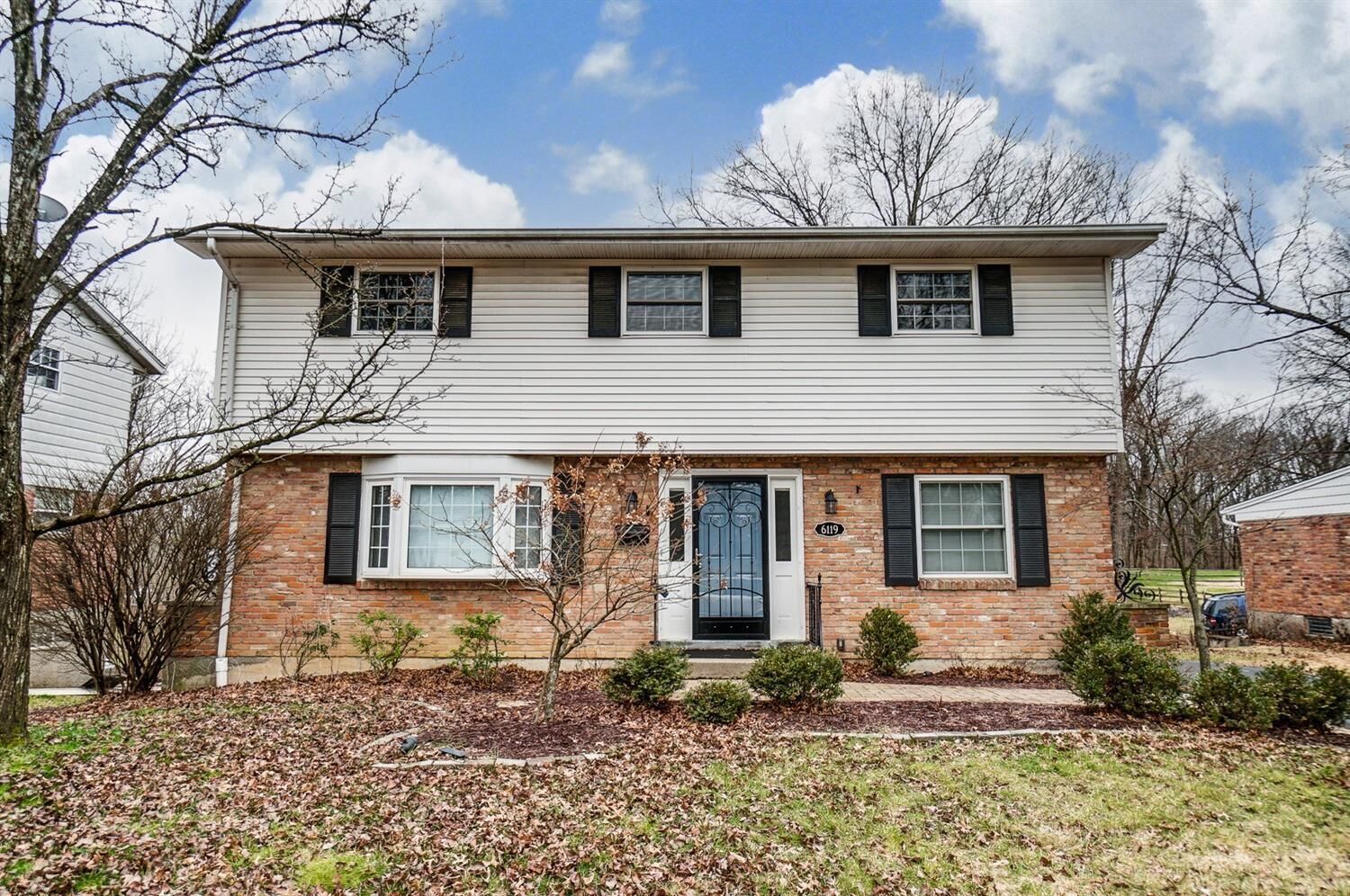 Property Photo: 6119 Kingoak Dr OH 45248