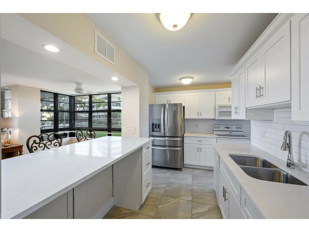 Property Photo: 380 Seaview Court 103 FL 34145