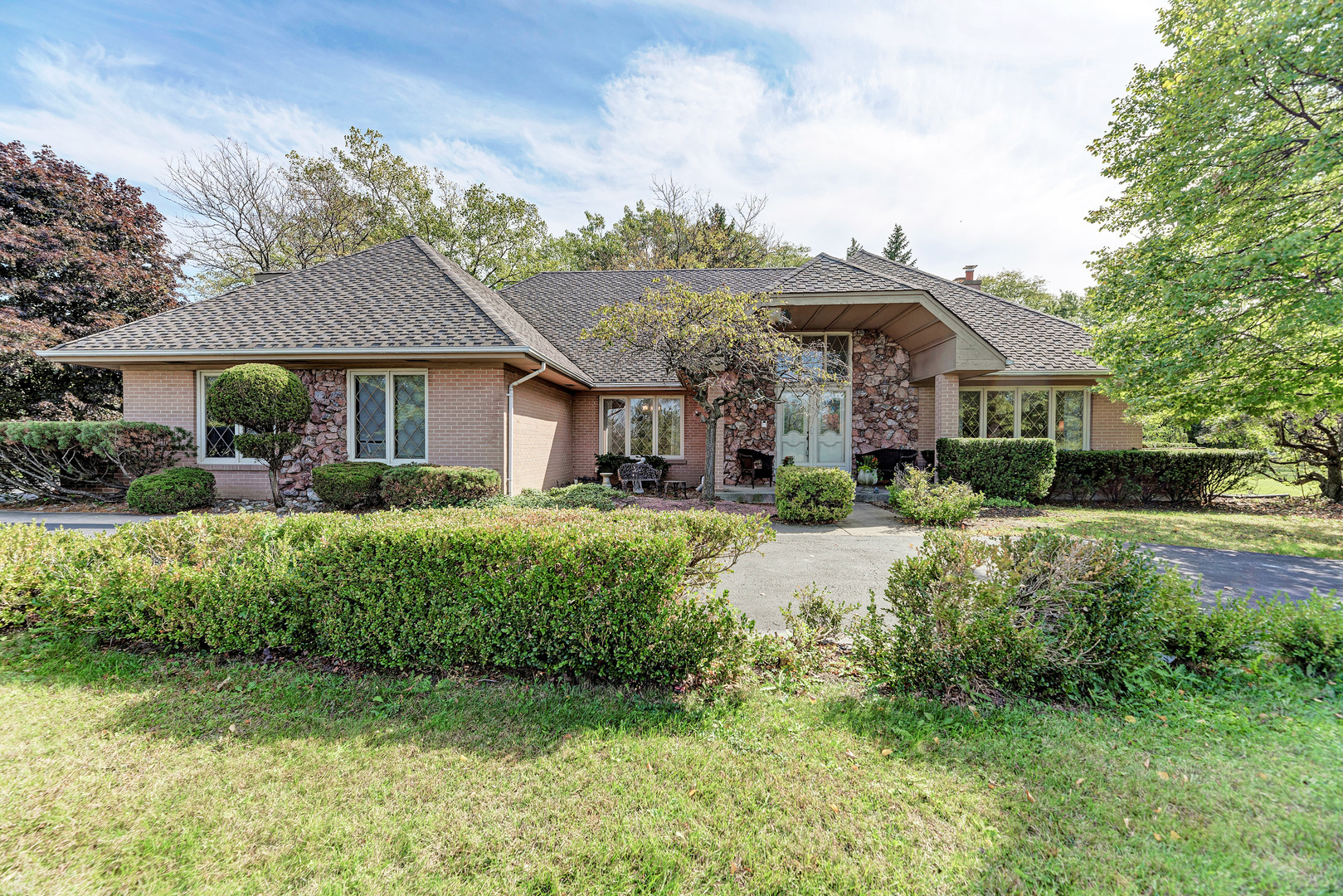 14 Kingston Drive  Oak Brook IL 60523 photo