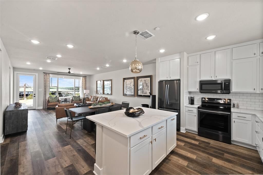 Property Photo:  3412 Scenic Point Road 102  TX 76449 