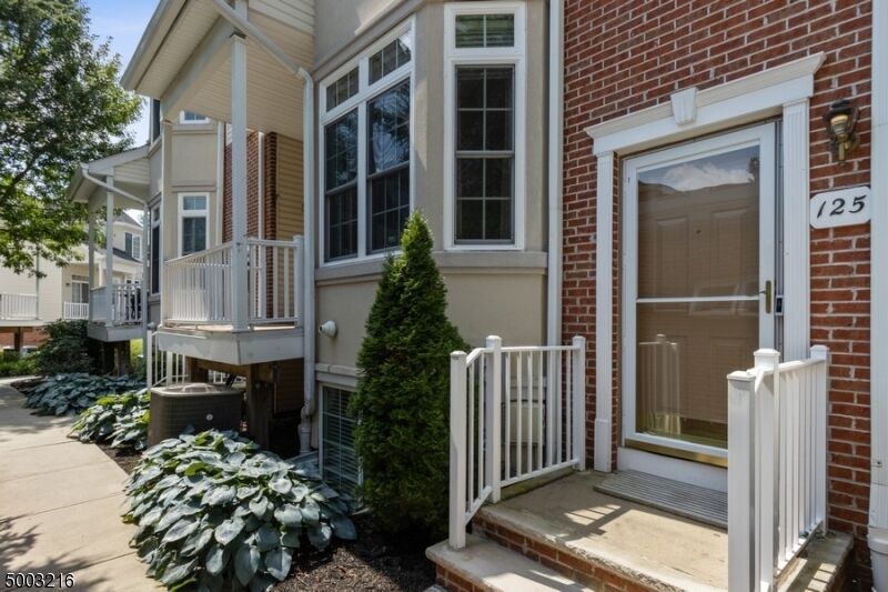 Property Photo: 125 Chestnut Ct NJ 07027