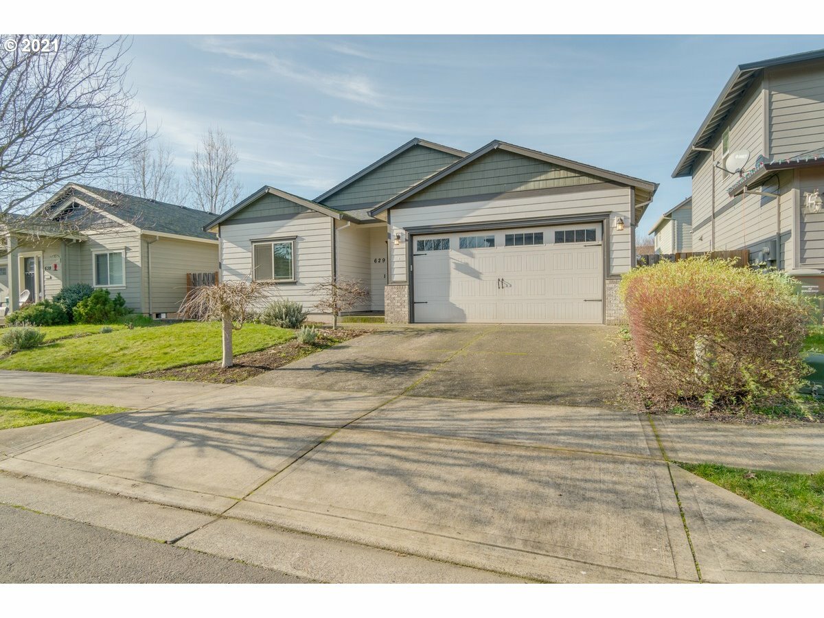 Property Photo: 629 S Corinne Dr OR 97132