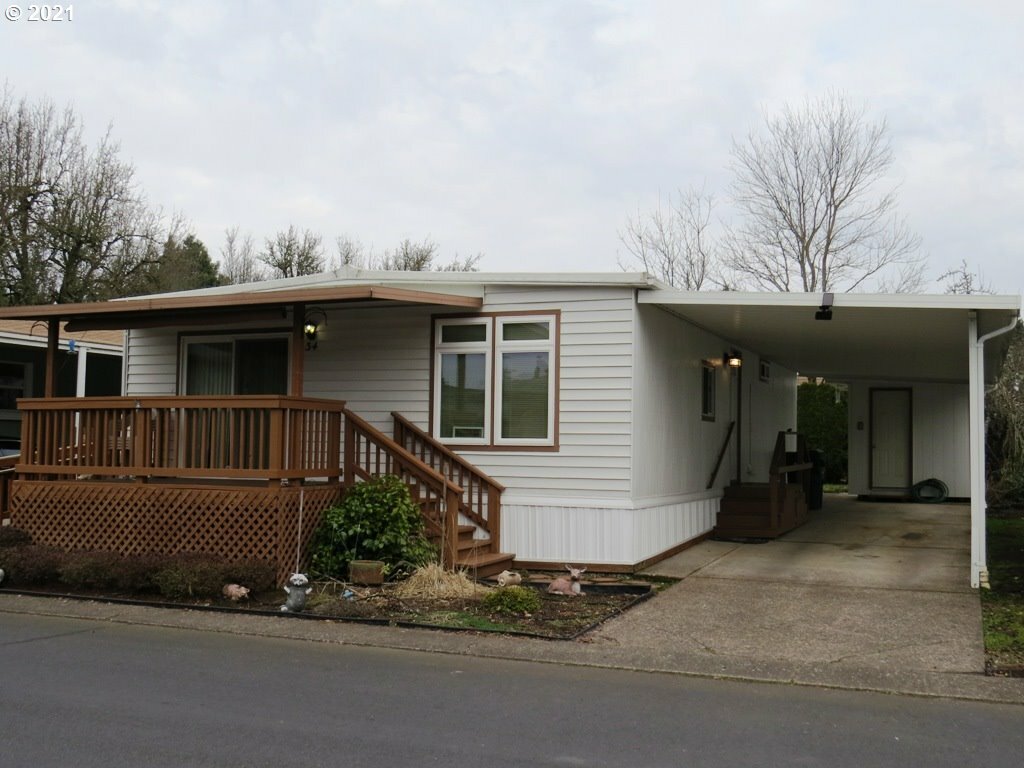 Property Photo:  1800 Lakewood Ct Sp34  OR 97402 