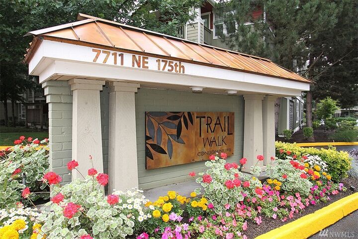 Property Photo: 7711 NE 175th St C301 WA 98028