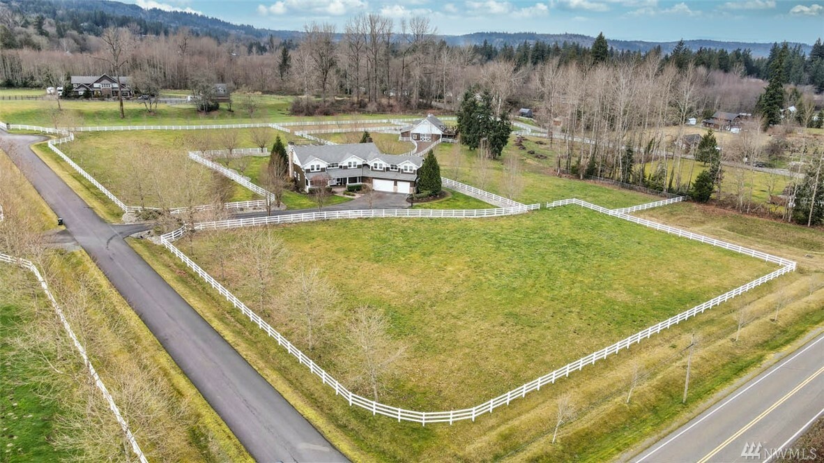 Property Photo:  32750 SE 46th Lane  WA 98024 