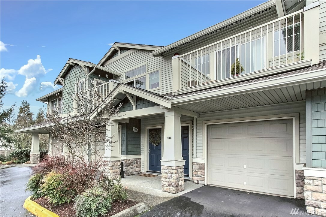 Property Photo: 1031 61st St SE 104 WA 98092
