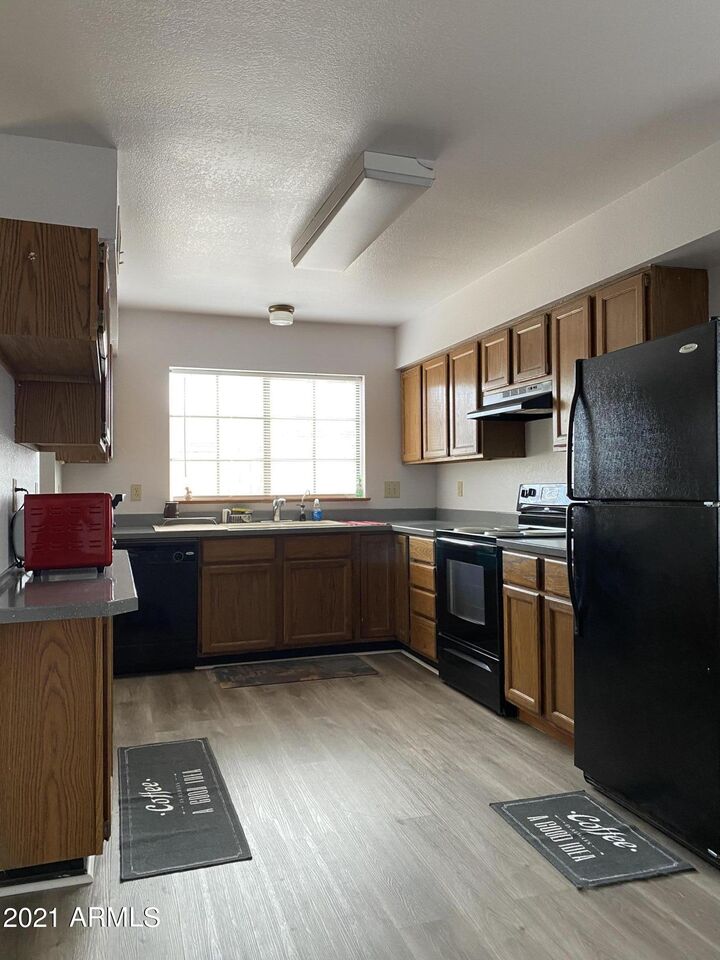 Property Photo:  739 N Kristen Street  AZ 85213 