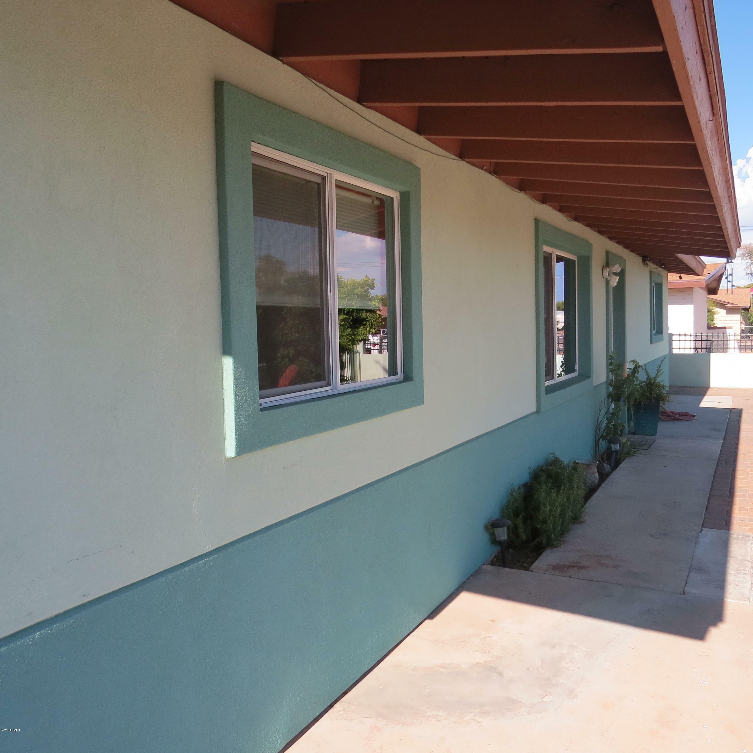 Property Photo:  556 E 7th Drive  AZ 85204 