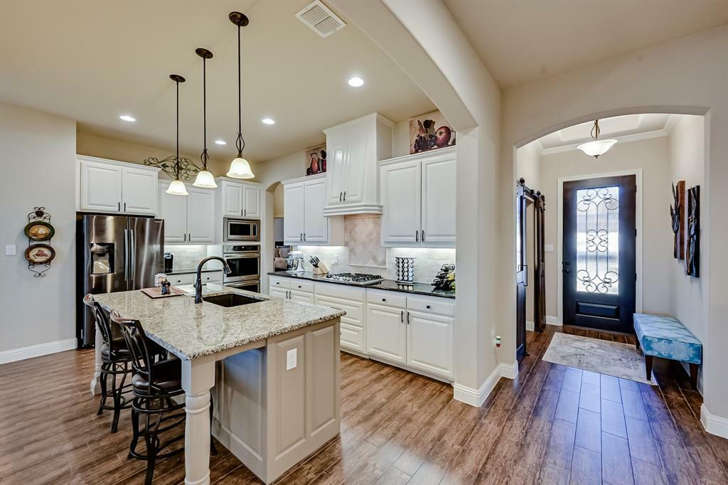 Property Photo:  1014 Thistle Hill Trail  TX 76087 