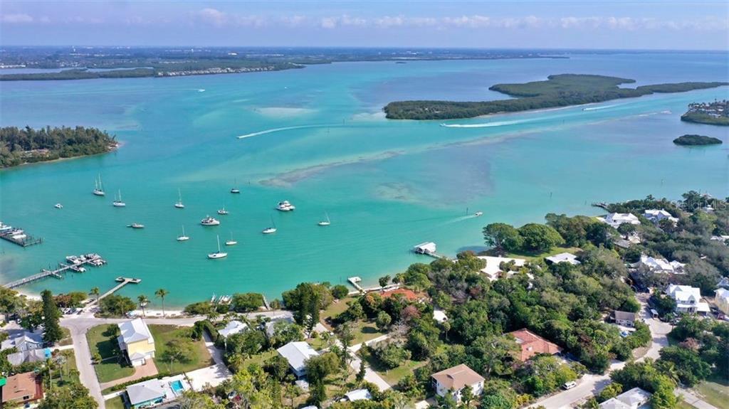 Property Photo: 690 Cedar Street FL 34228