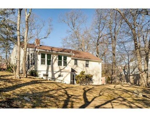 Property Photo:  5 Green Lane  MA 02421 