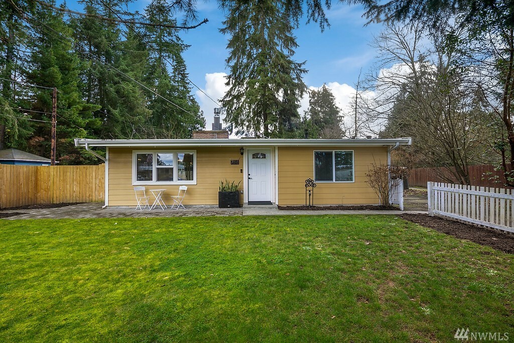 Property Photo:  7818 201st St SW  WA 98026 