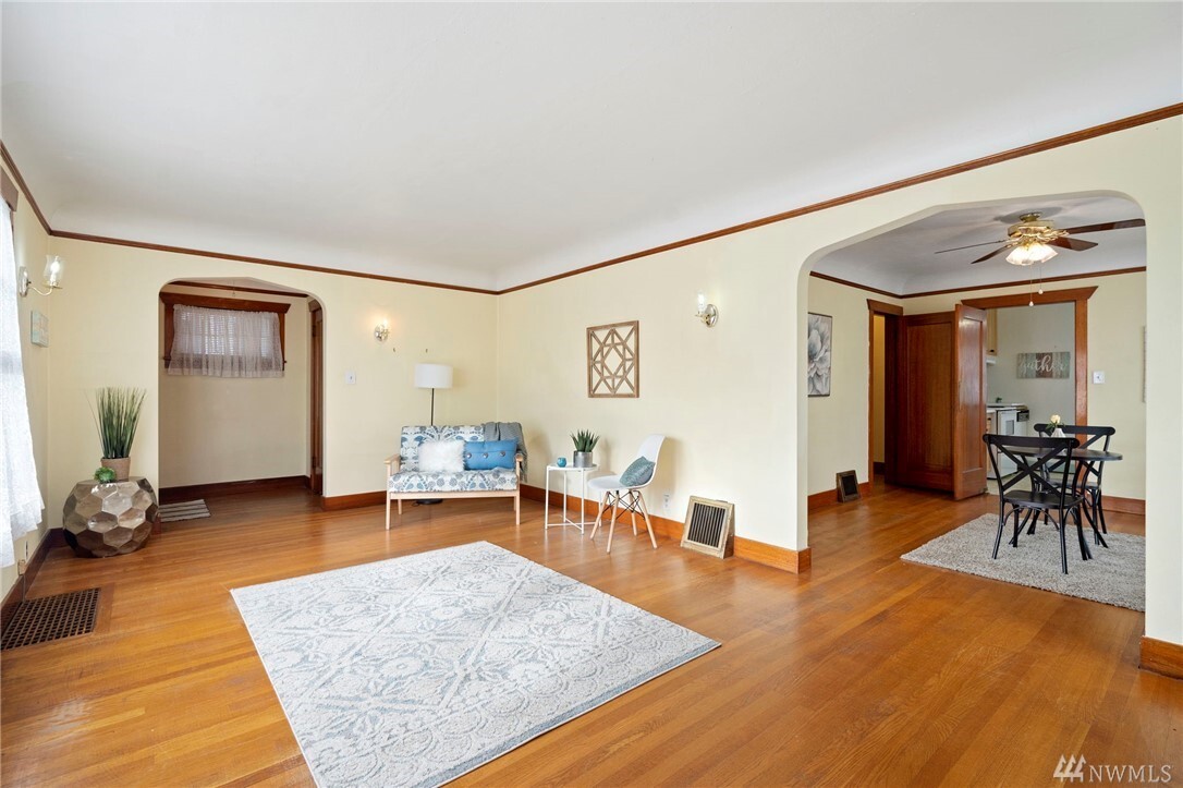 Property Photo: 1218 Gregory Wy WA 98337