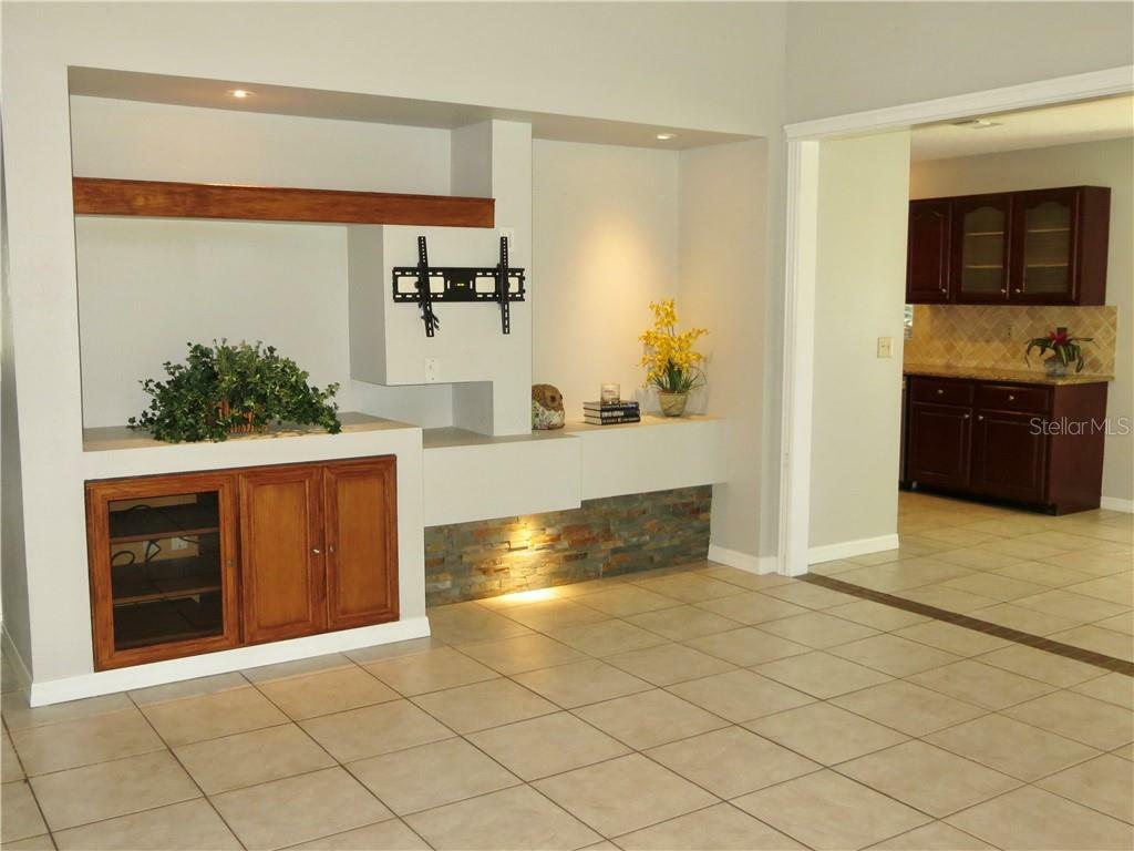 Property Photo: 394 Westwind Court FL 32746