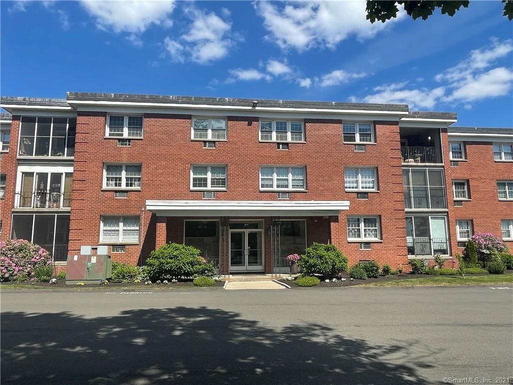 Property Photo:  185 Melba Street 300  CT 06460 