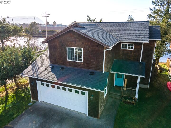 1220 Queen St  Seaside OR 97138 photo