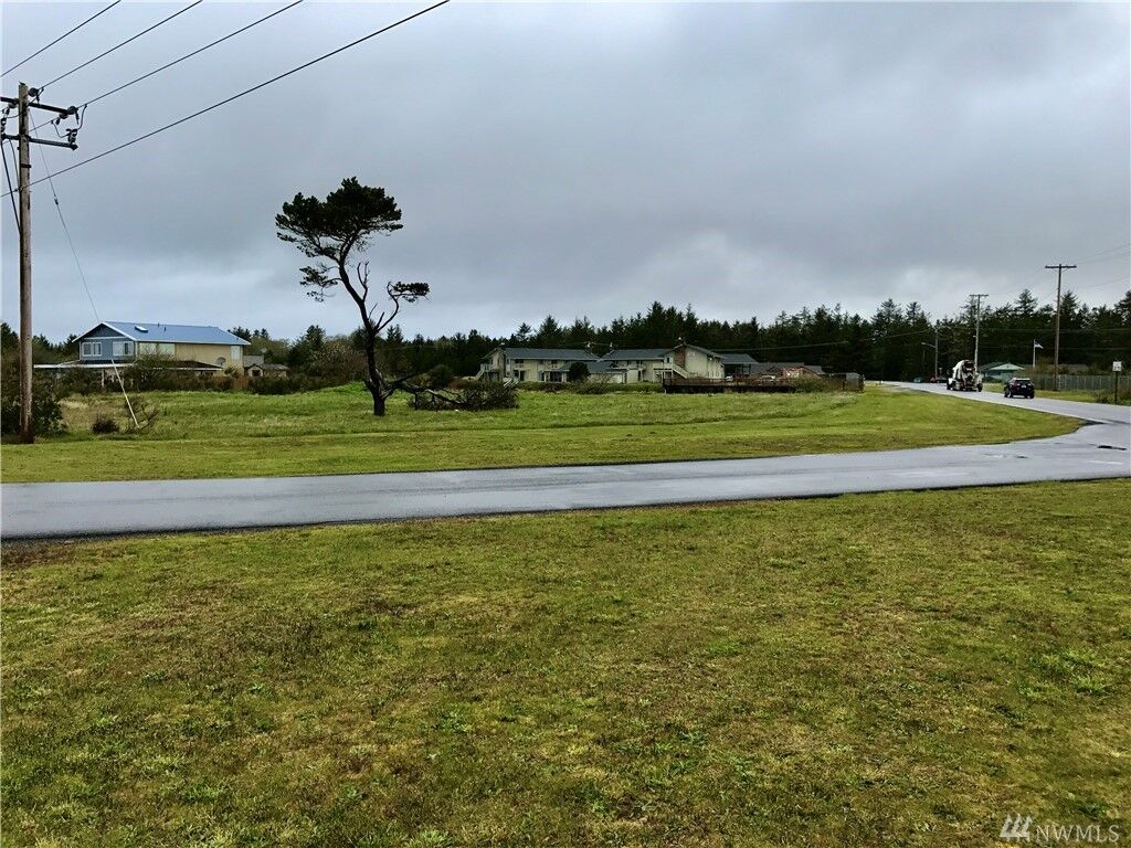 Property Photo:  132 Discovery Ave  WA 98569 