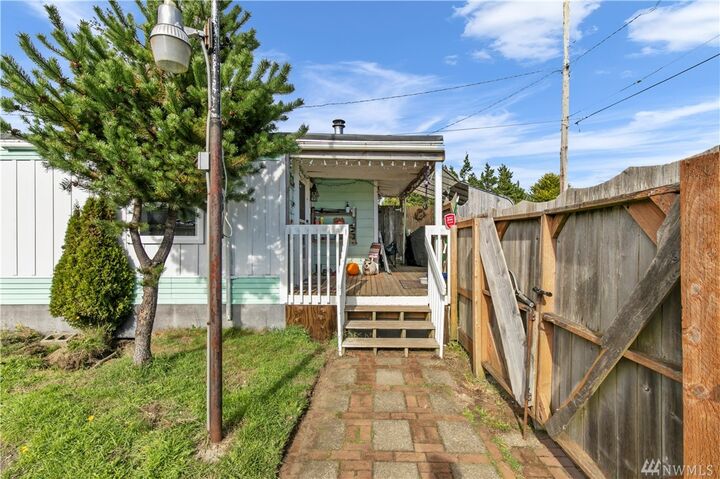 Property Photo: 851 St Helens WA 98595