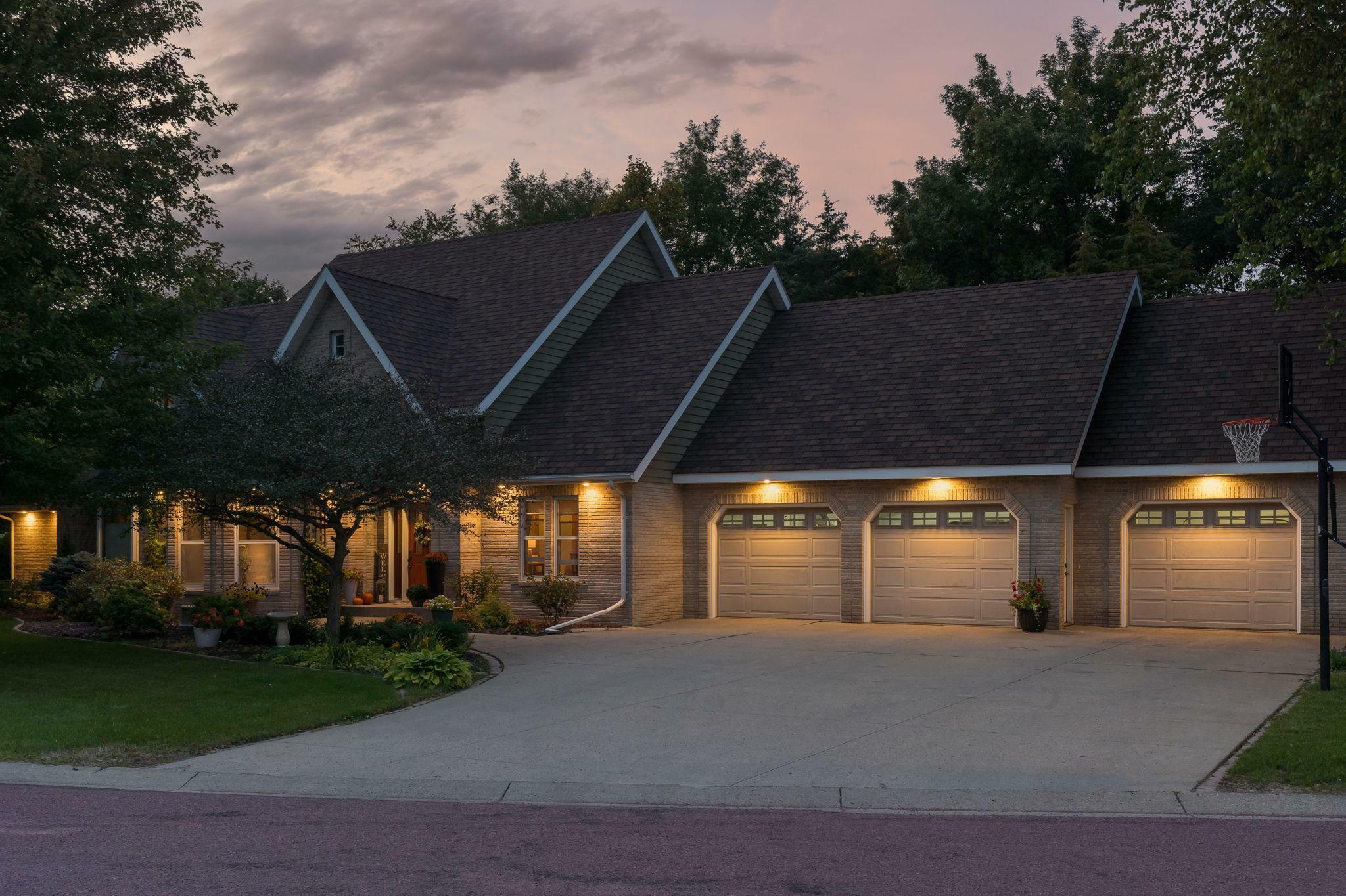 Property Photo: 132 Mayan Way MN 56001
