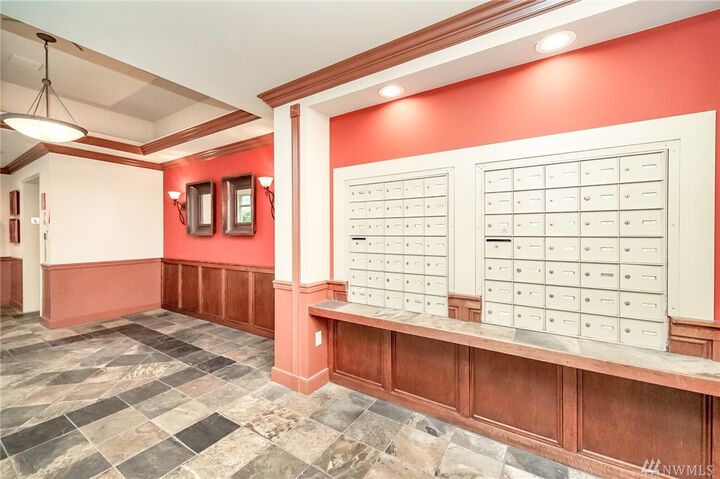 Property Photo: 506 E Howell St E205 WA 98122