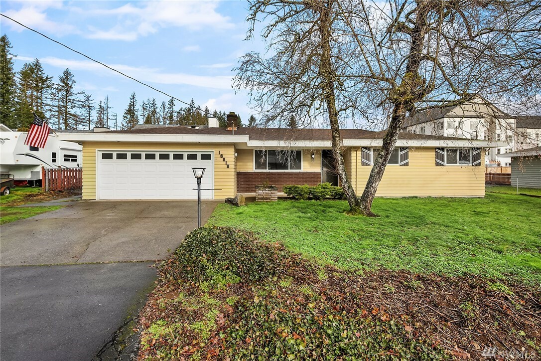 Property Photo:  16818 SE 278th Place  WA 98042 