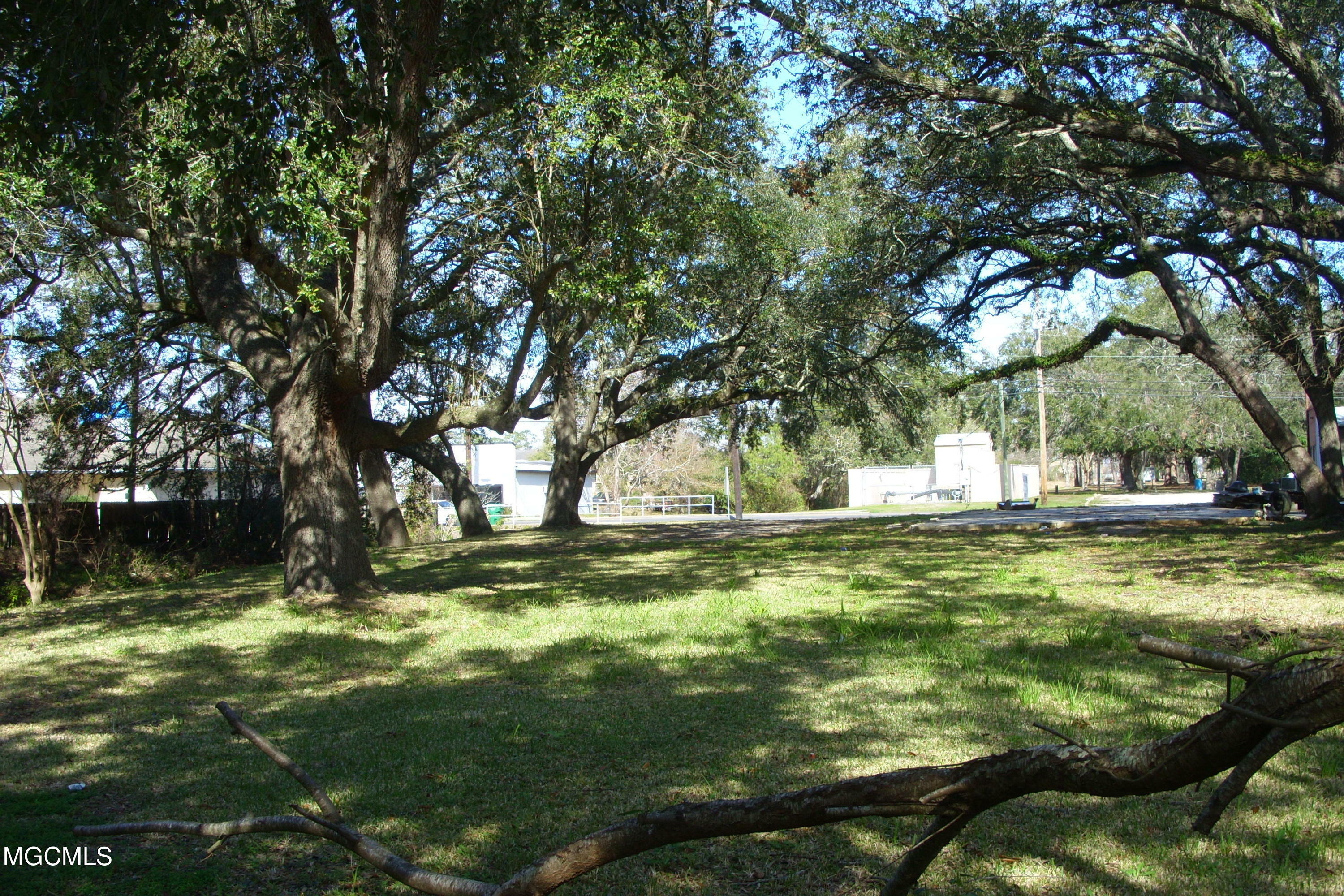 Property Photo:  1704 Ingalls Ave  MS 39567 