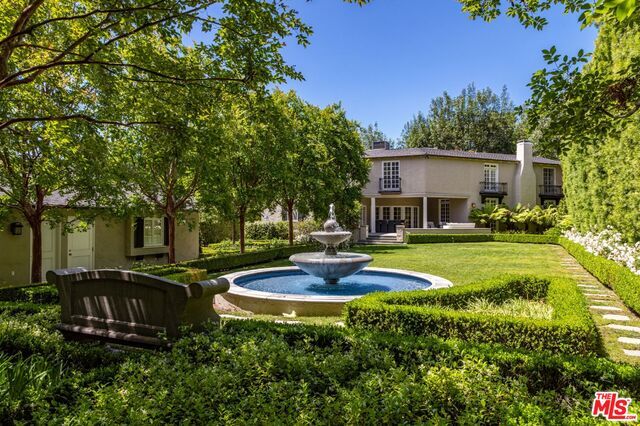 Property Photo:  722  N Alpine Dr  CA 90210 