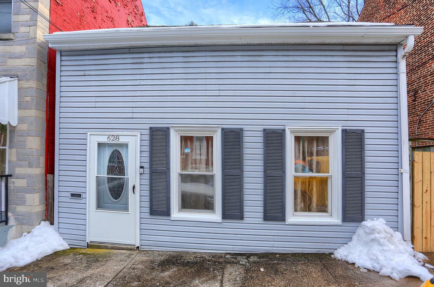 Property Photo:  628 Saint Joseph Street  PA 17603 