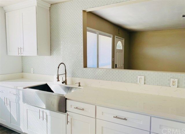 Property Photo: 611 W Pinehurst Avenue CA 90631