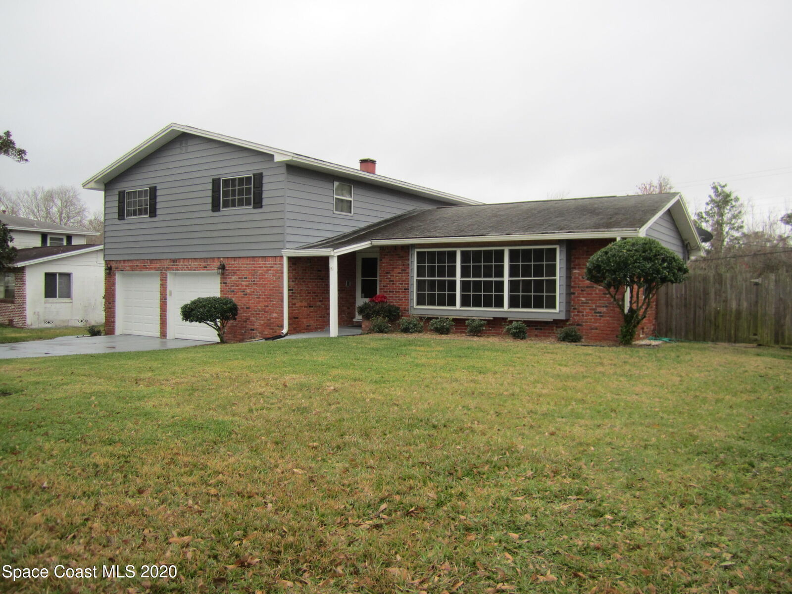 Property Photo: 2645 Hillcrest Avenue FL 32796