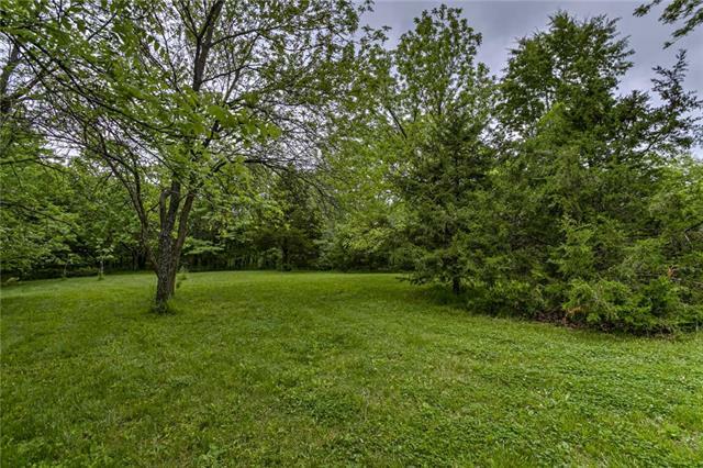 Property Photo: 10810 S Alley Jackson Road MO 64029