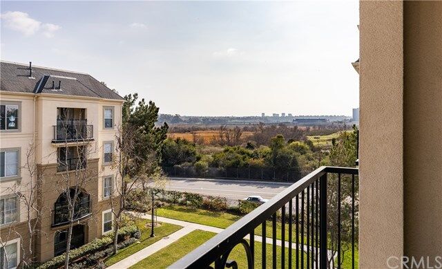 Property Photo:  2433 Watermarke Place  CA 92612 