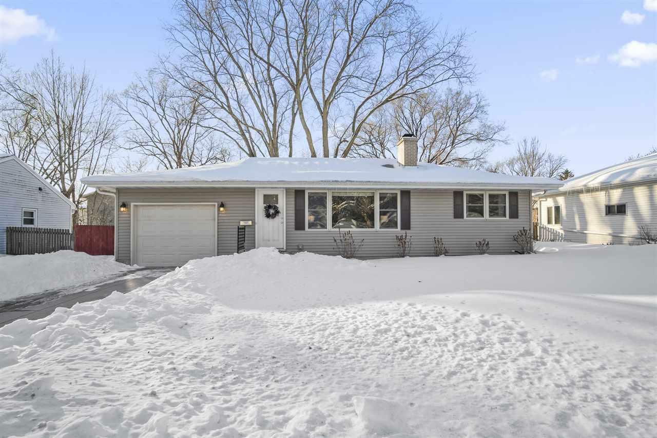 Property Photo:  624 North Bird St  WI 53590 