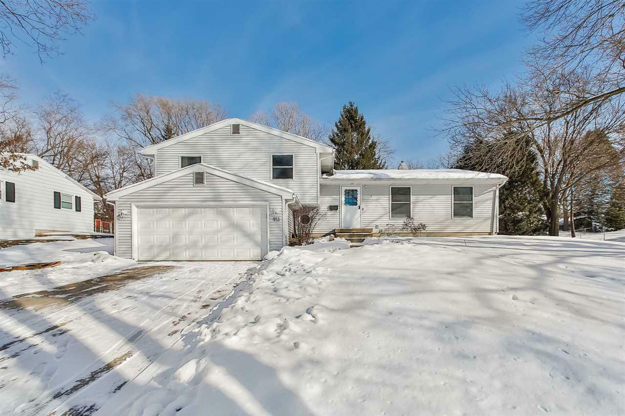 Property Photo:  913 Valley Stream Dr  WI 53711 