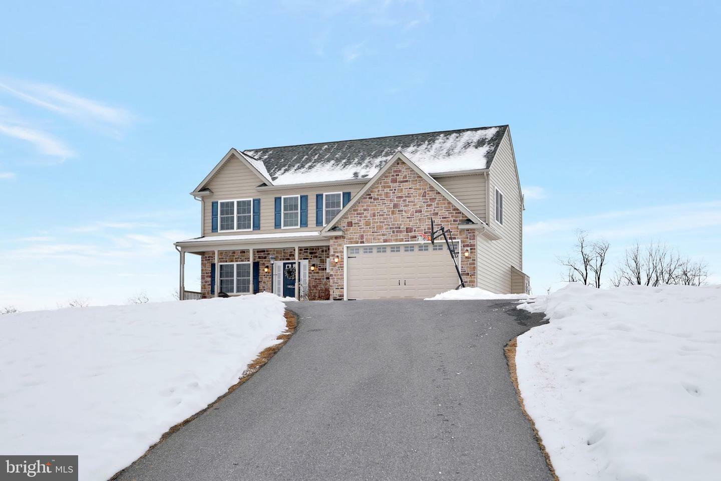 Property Photo: 842 West King Street PA 17268