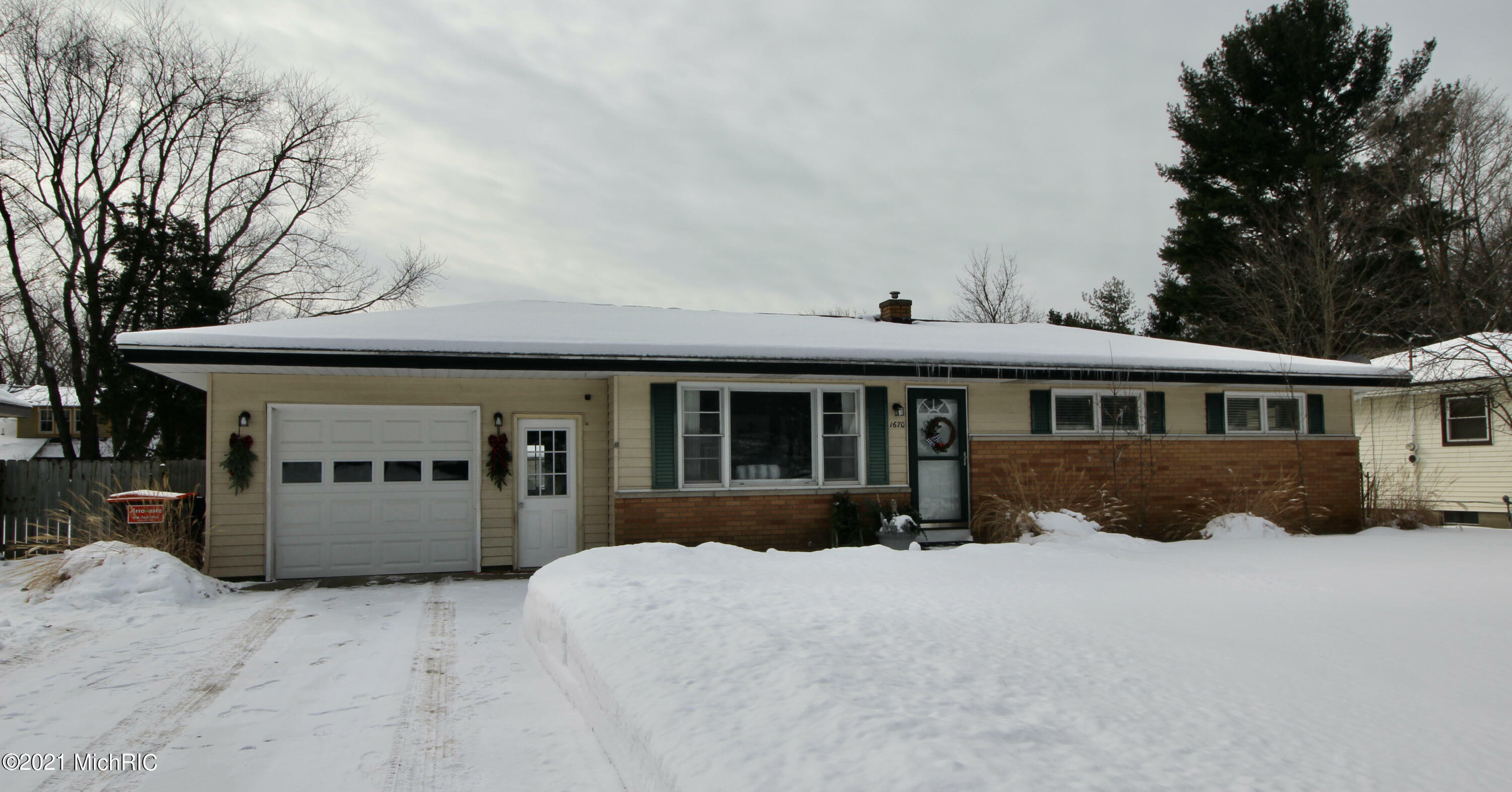 Property Photo: 1670 Vans Boulevard MI 49423