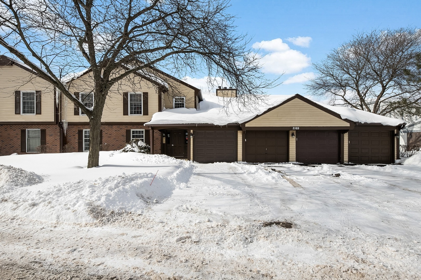 Property Photo:  2169 Sunderland Court 201B  IL 60565 