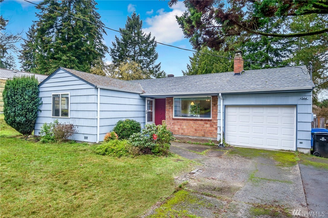 Property Photo:  2330 N 148th St  WA 98133 