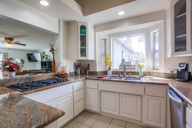 Property Photo:  453 Durian Street  CA 92083 
