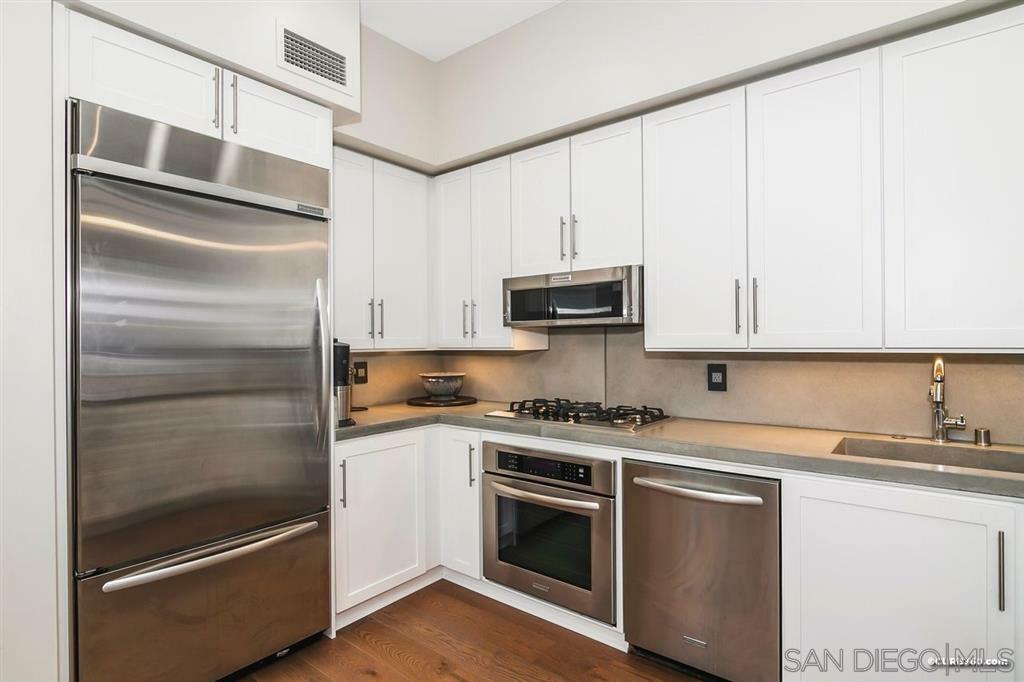 Property Photo:  500 W Harbor Dr 1705  CA 92101 