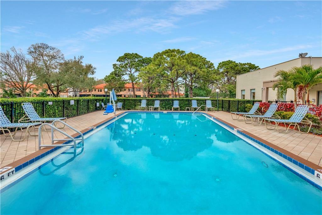 Property Photo: 5750 80th Street N B204 FL 33709