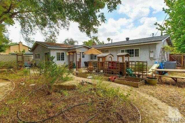 Property Photo:  2615 Dusan Street  CA 93065 