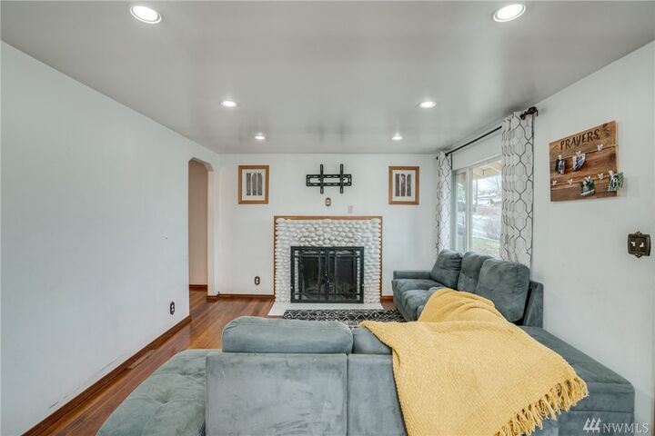 Property Photo:  145 Crawford Ave  WA 98801