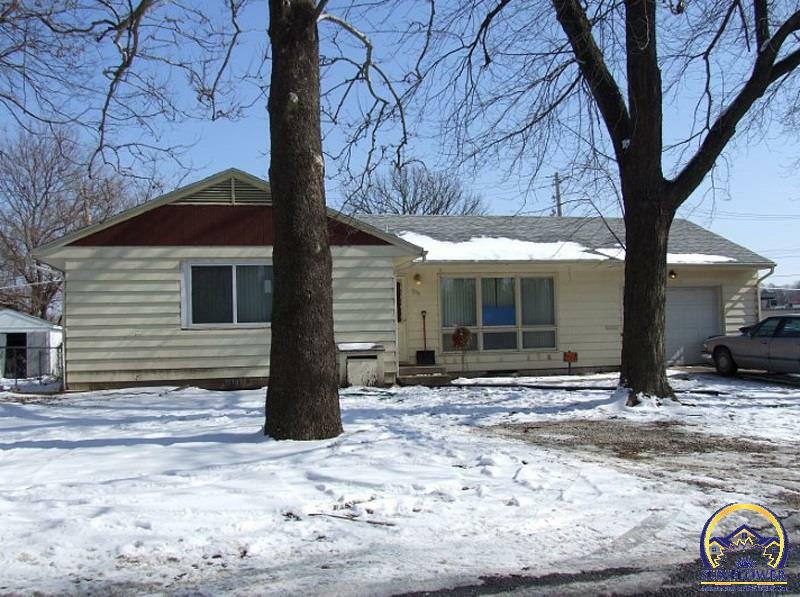 Property Photo:  1238 SW McAlister Ave  KS 66604 