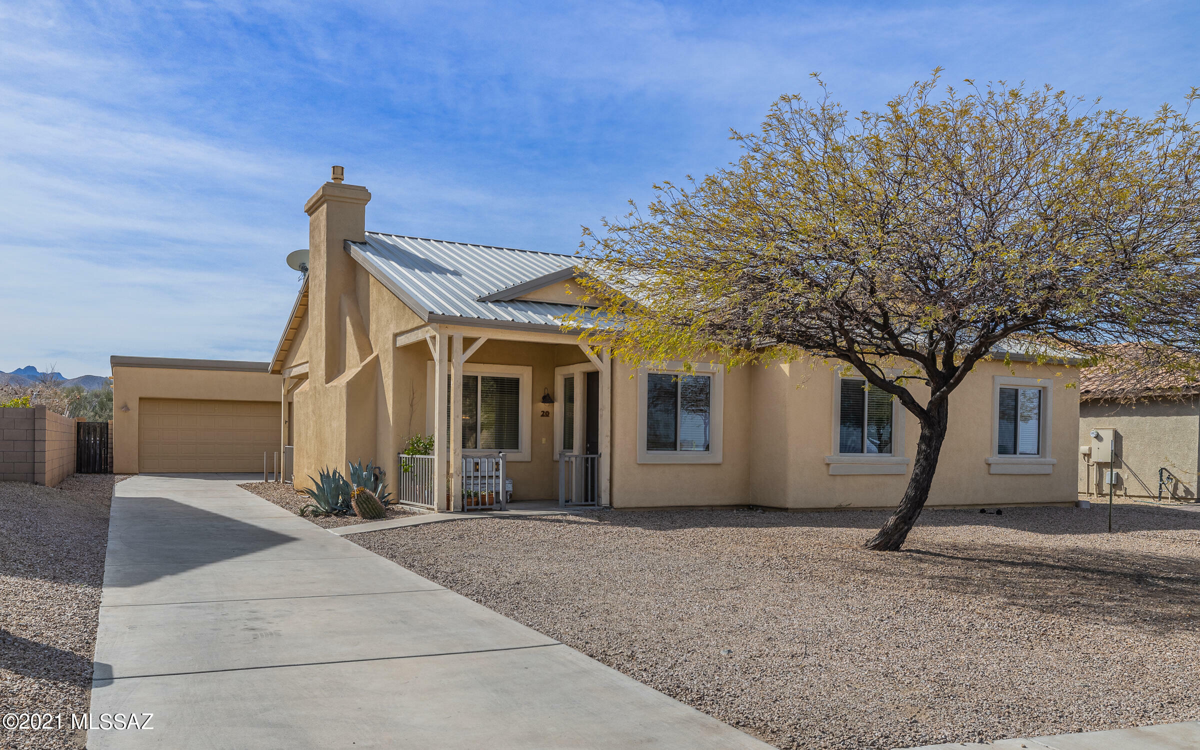 Property Photo:  20 E Adytum Place  AZ 85641 