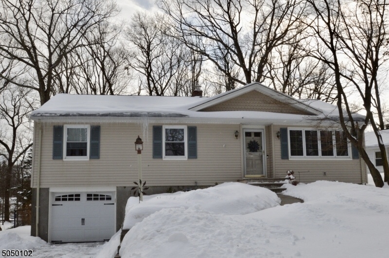 Property Photo:  8 Osage Rd  NJ 07866 